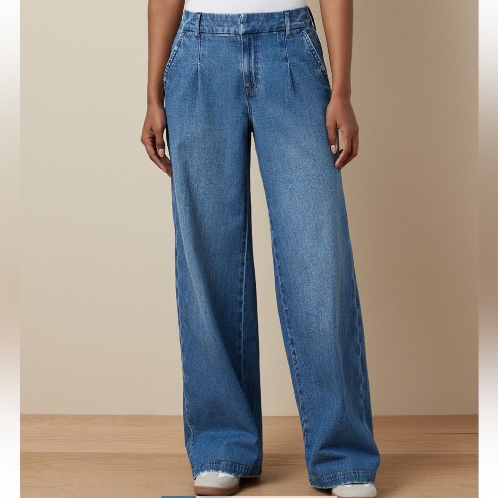 American Eagle high-waisted jean wide leg trouser